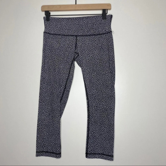Lululemon Spotted Cropped Leggings - Picture 2 of 4